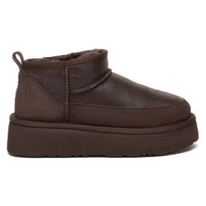 EverUgg Earlova UGG boots in classic style, featuring plush sheepskin lining and durable suede exterior for cozy winter wear.